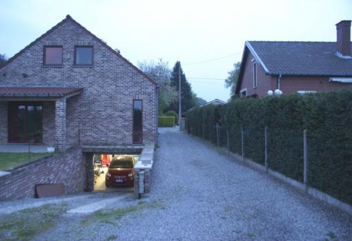 Réalisation d'un terrassement avec pavages et rampe de garage antidérapant suite