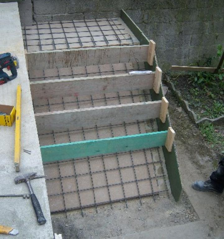 Réalisation d'un escalier extérieur en béton 